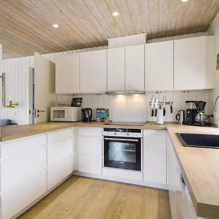 度假居 Three-bedroom Holiday In Juelsminde 尤尔斯明讷