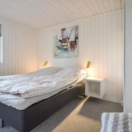 Three-bedroom Holiday In Juelsminde 度假居 尤尔斯明讷