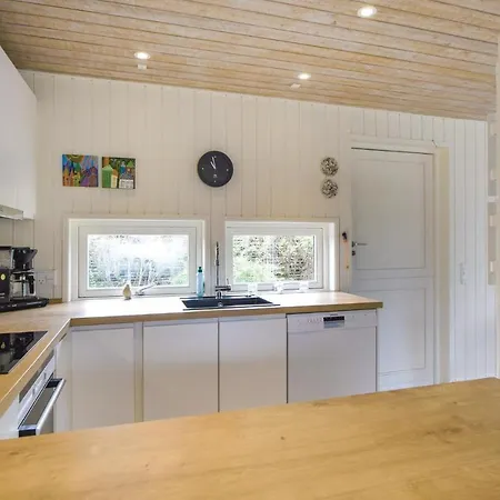 Three-bedroom Holiday In Juelsminde 度假居 尤尔斯明讷