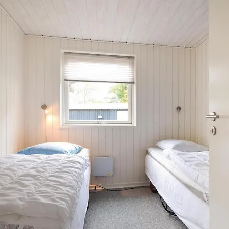 度假居 Three-bedroom Holiday In Juelsminde 尤尔斯明讷